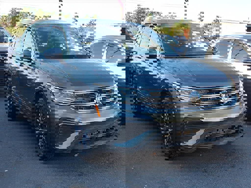 Used 2022 Volkswagen Tiguan SE