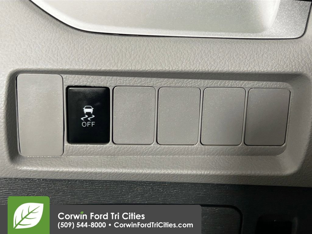 Used 2016 Toyota Sienna LE image 20