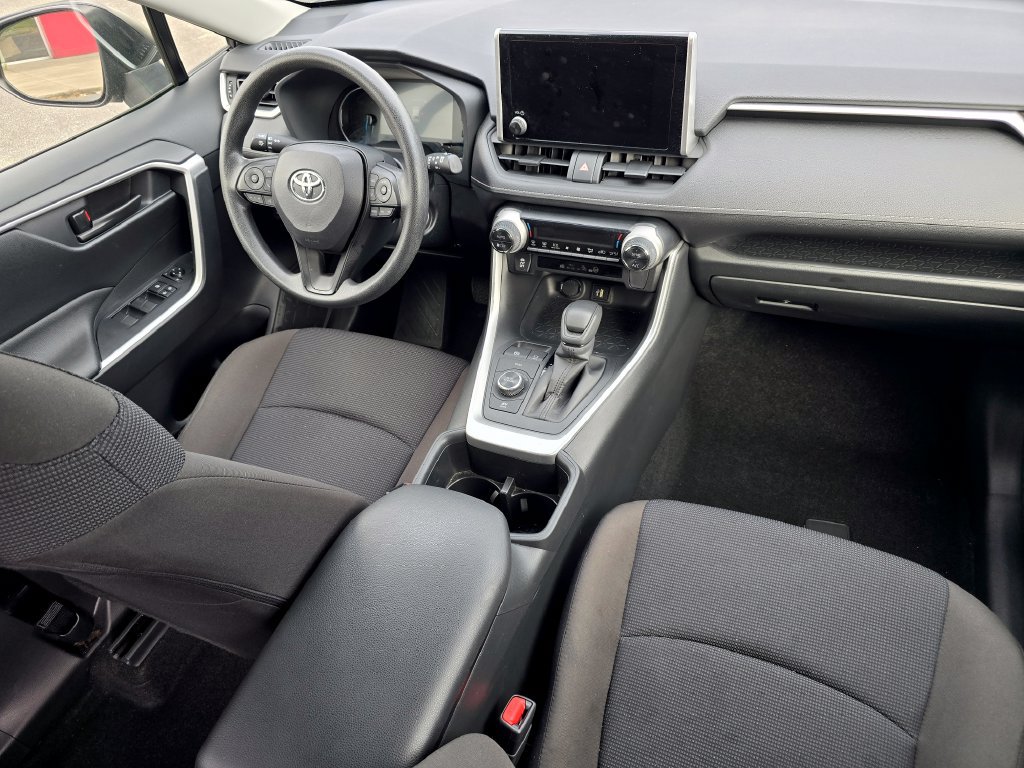 Used 2025 Toyota RAV4 LE AWD/4WD image 20