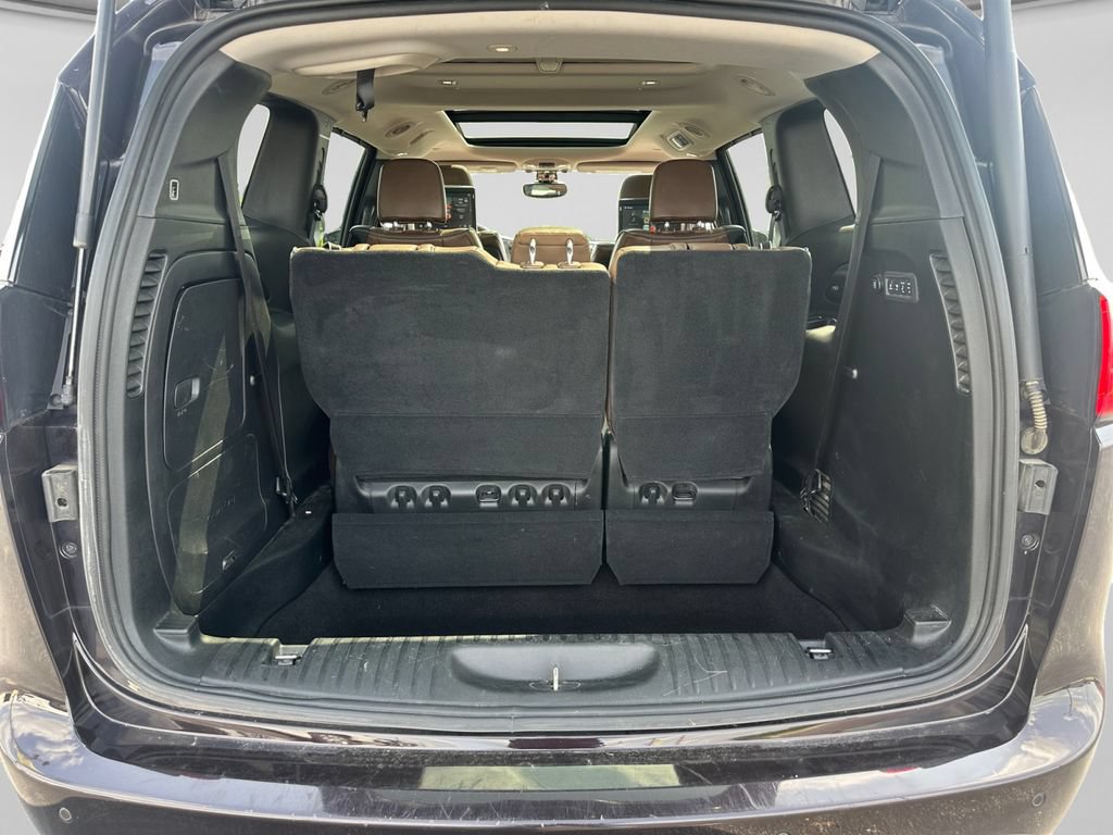 Used 2017 Chrysler Pacifica Limited w/ UConnect Theater Package FWD image 40