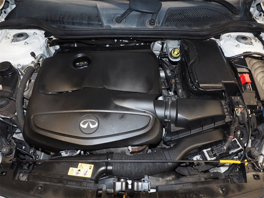 Used 2017 INFINITI QX30 Premium w/ Technology Package image 18