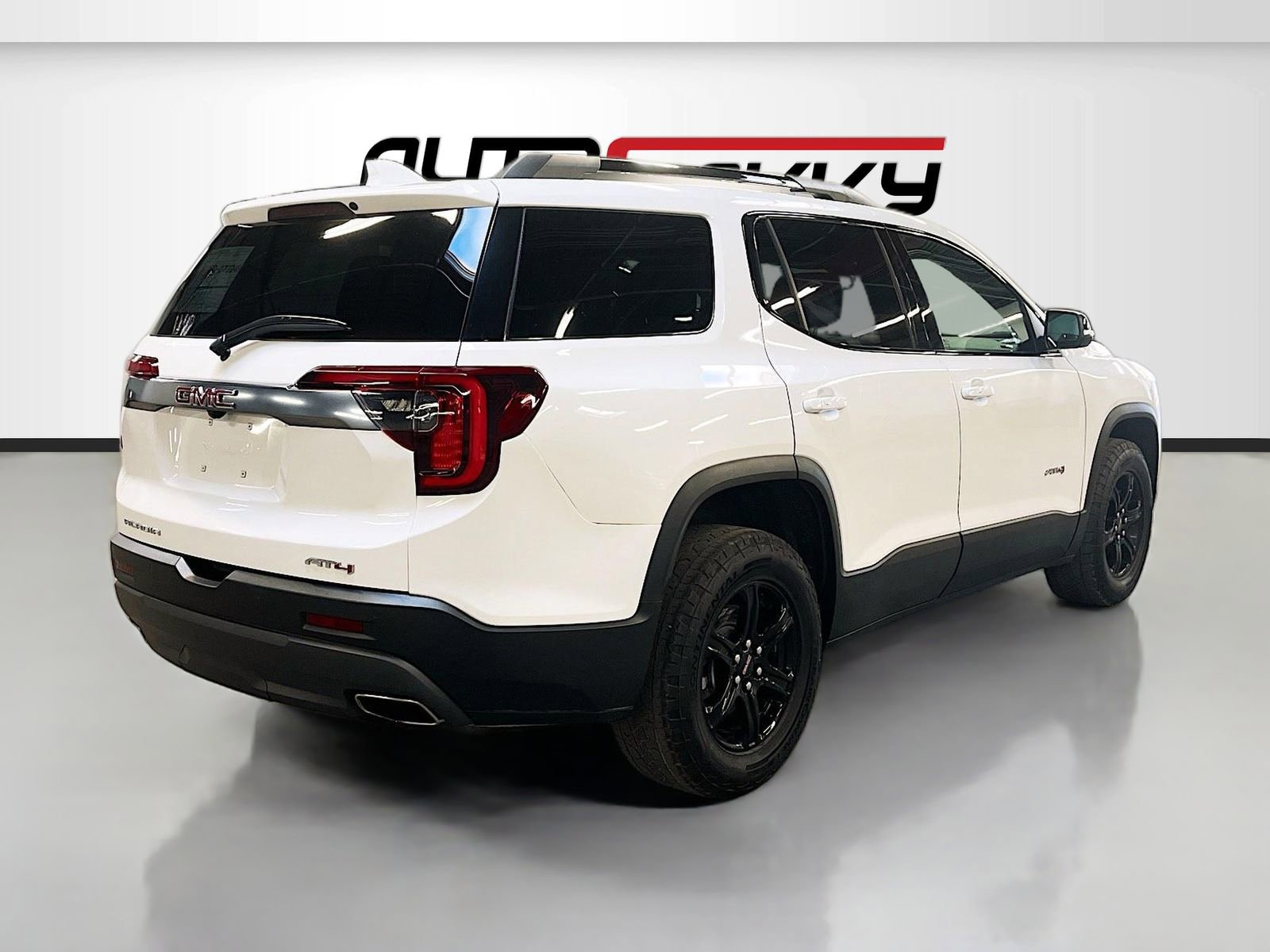 Used 2023 GMC Acadia AT4 w/ Preferred Package image 7