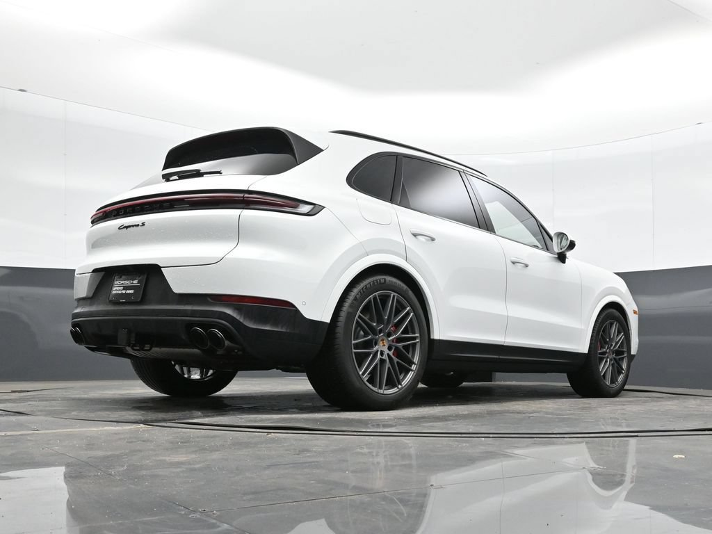 Certified 2025 Porsche Cayenne S AWD/4WD image 37