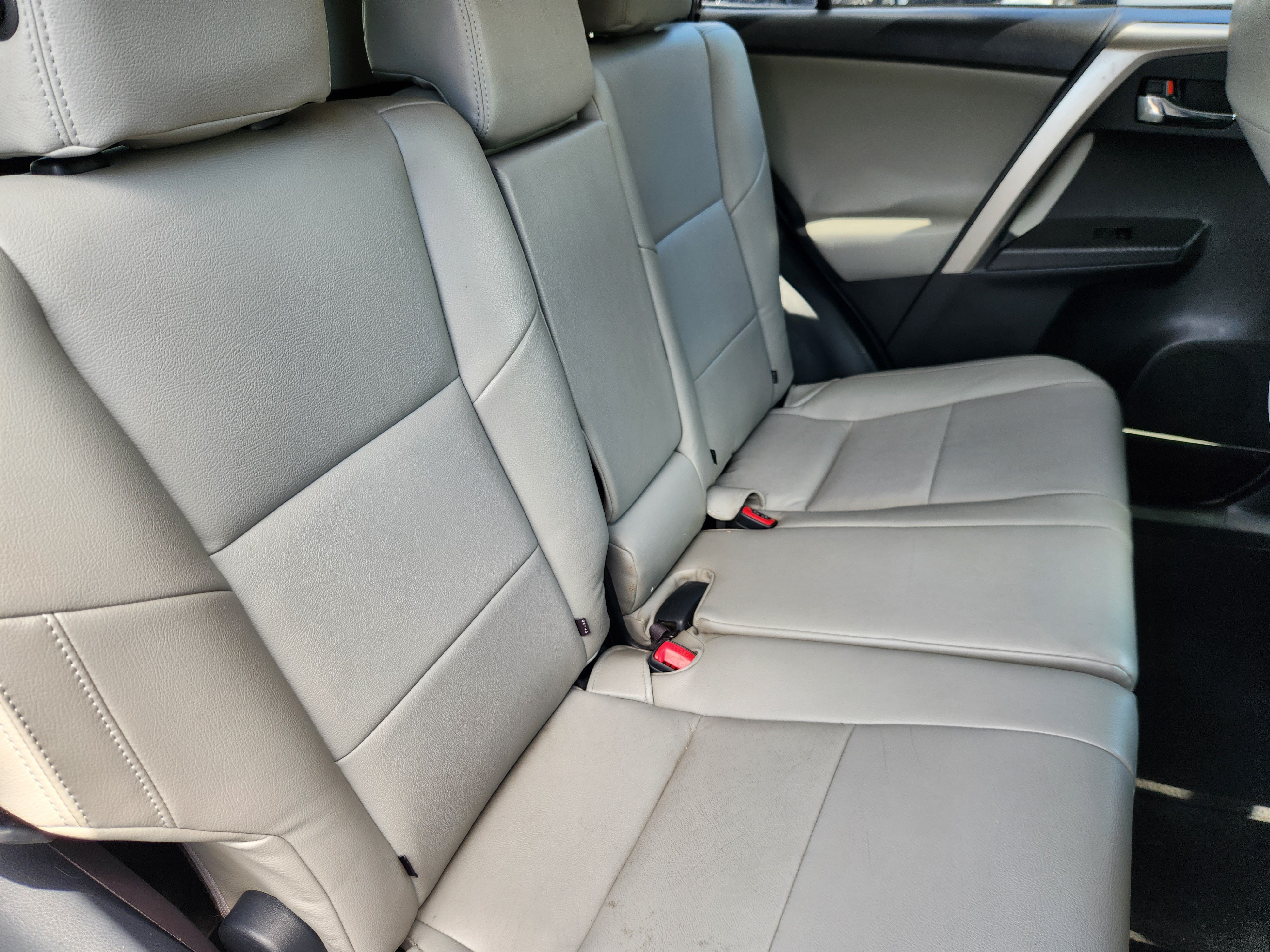Used 2014 Toyota RAV4 XLE AWD/4WD image 16