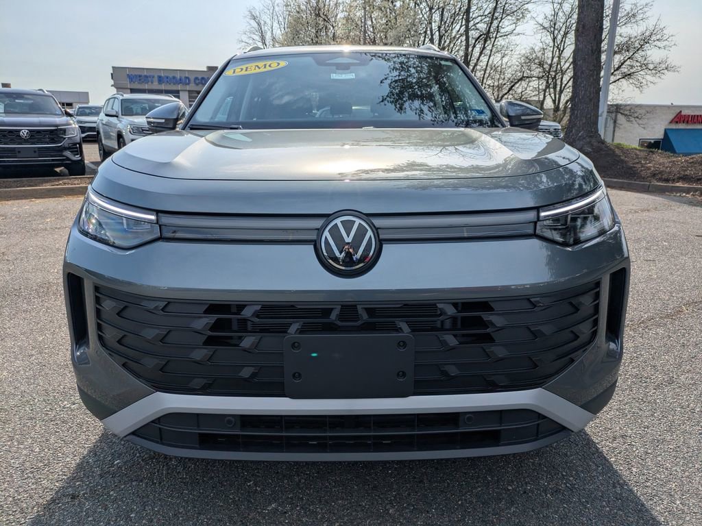 Certified 2025 Volkswagen Tiguan S image 9