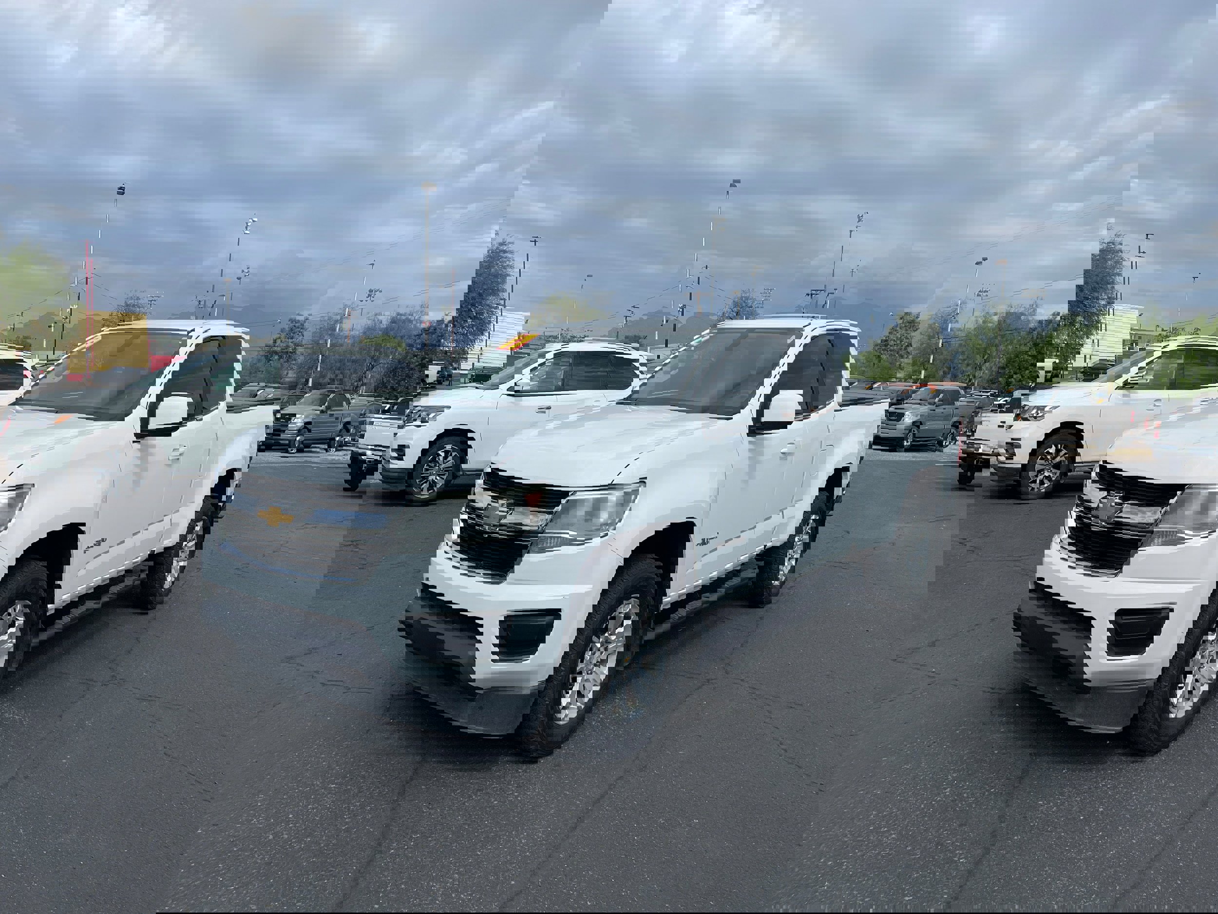 Used 2017 Chevrolet Colorado LT image 1