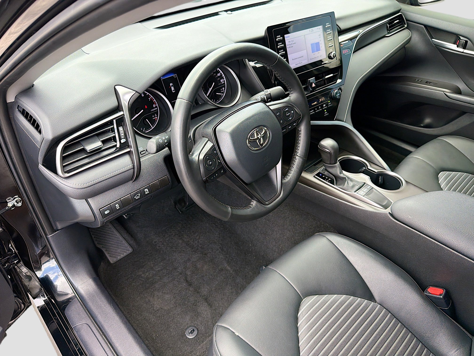 Used 2024 Toyota Camry SE FWD image 24
