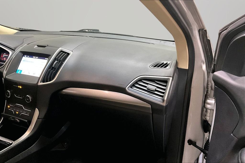 Used 2019 Ford Edge SEL AWD/4WD image 26