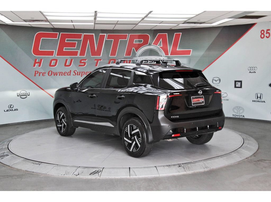 Used 2026 Nissan Kicks SV w/ SV Premium Package FWD image 3