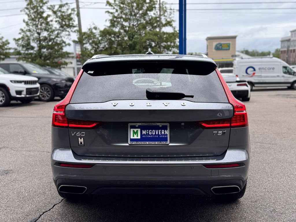 Used 2021 Volvo V60 T5 Cross Country w/ Climate Package AWD/4WD image 5