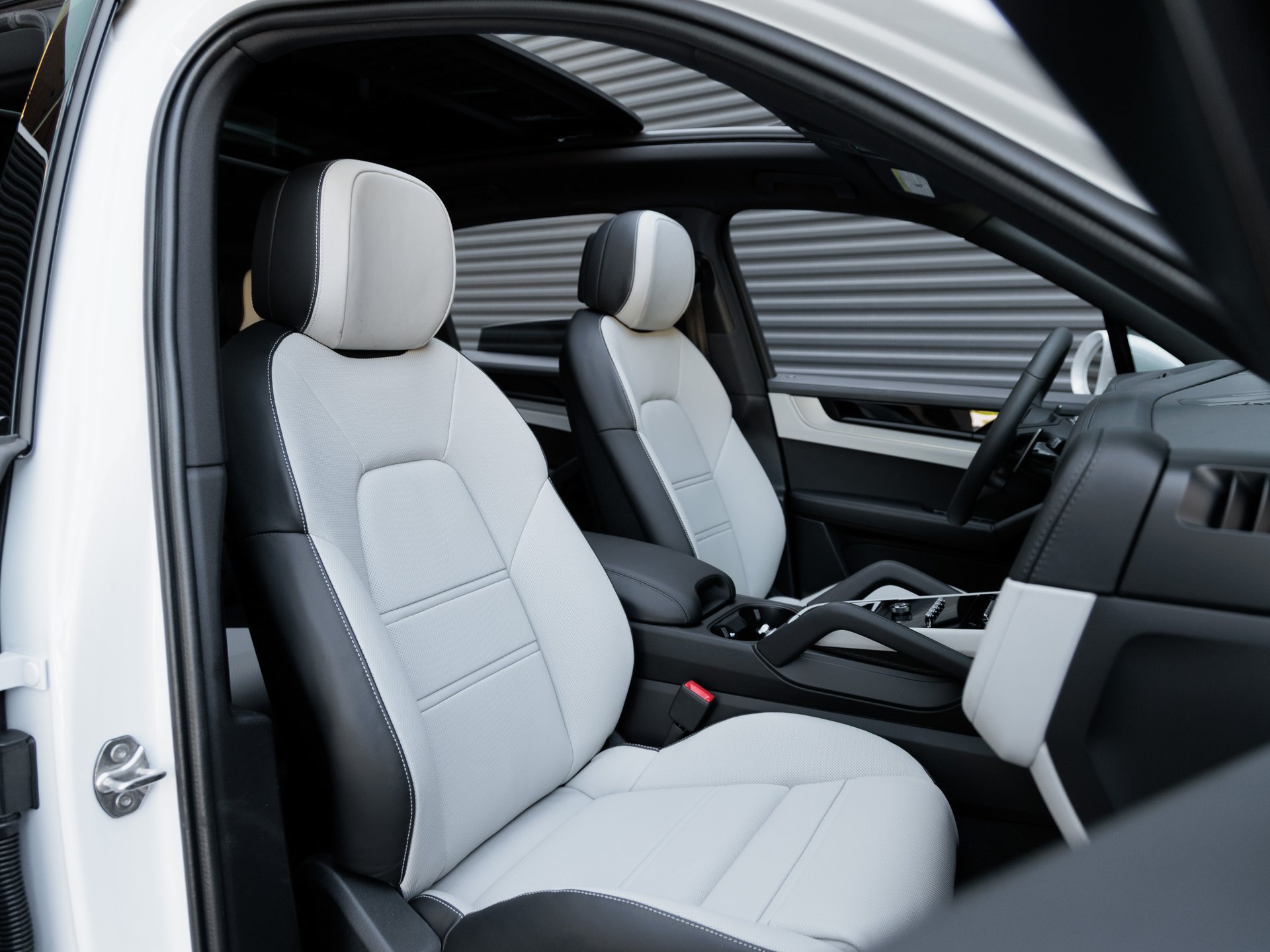 New 2025 Porsche Cayenne S AWD/4WD image 27