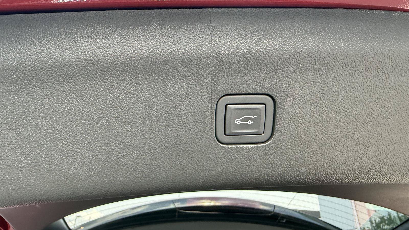 Used 2023 Buick Enclave Essence w/ Experience Buick Package FWD image 25