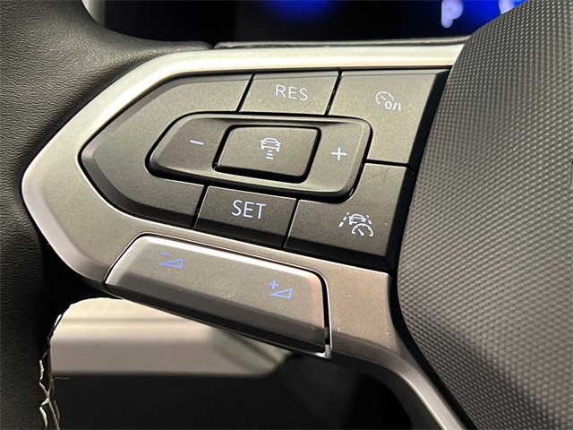 New 2026 Volkswagen Taos SE image 13