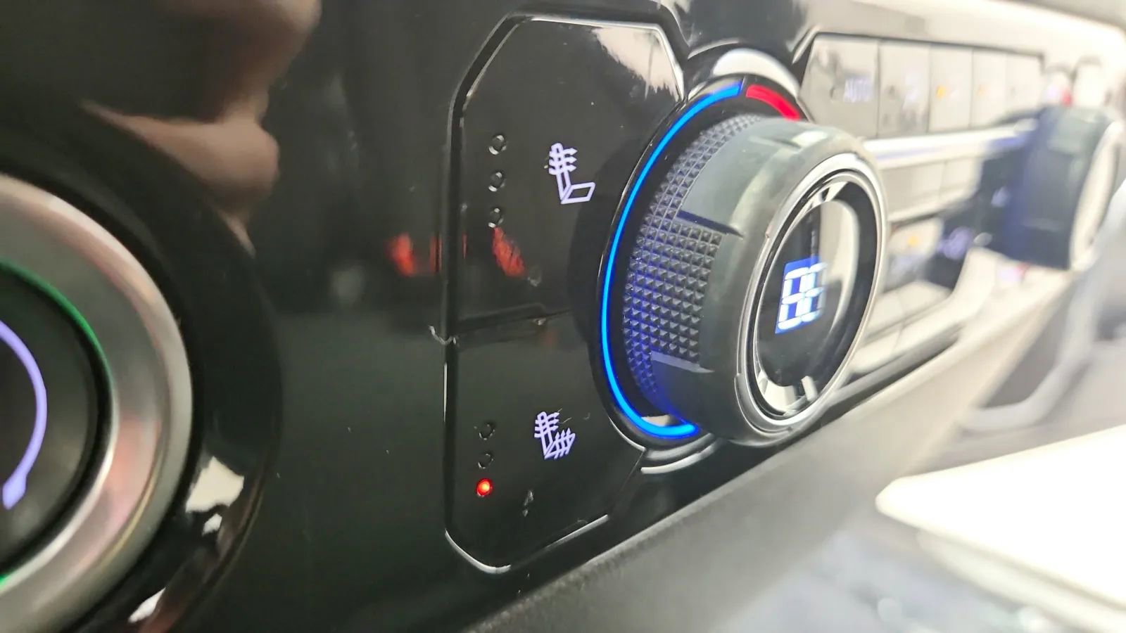 Used 2022 Chevrolet Silverado 1500 LT image 30