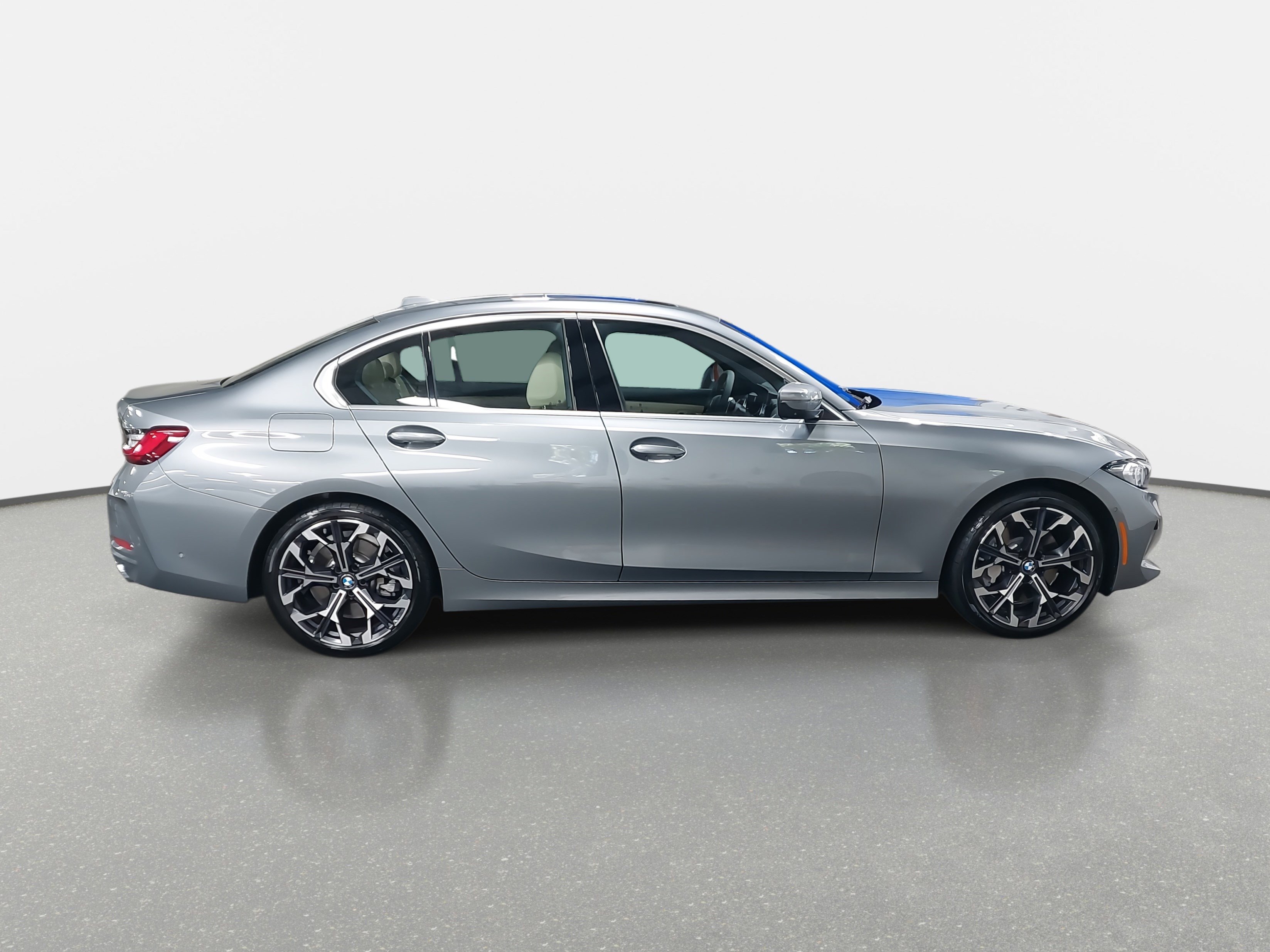 New 2025 BMW 330i Sedan w/ Premium Package image 4
