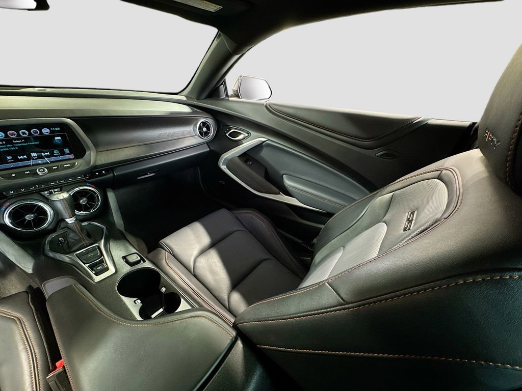 Used 2017 Chevrolet Camaro SS w/ LPO, Ground Effects Package image 15