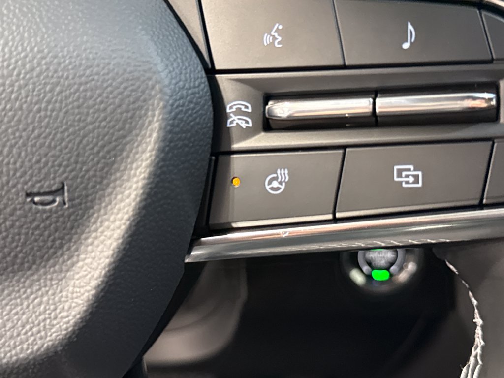 New 2027 Chevrolet Traverse LT w/ Driver Confidence Package FWD image 2