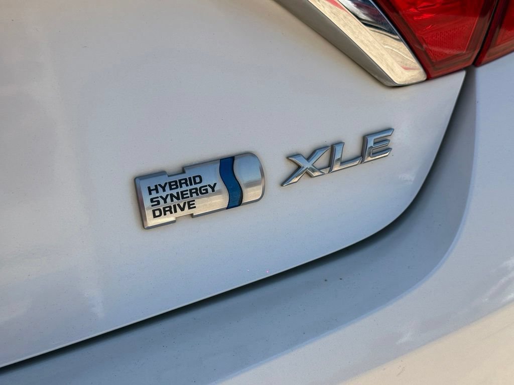 Used 2017 Toyota Camry XLE w/ Moonroof Package FWD image 21