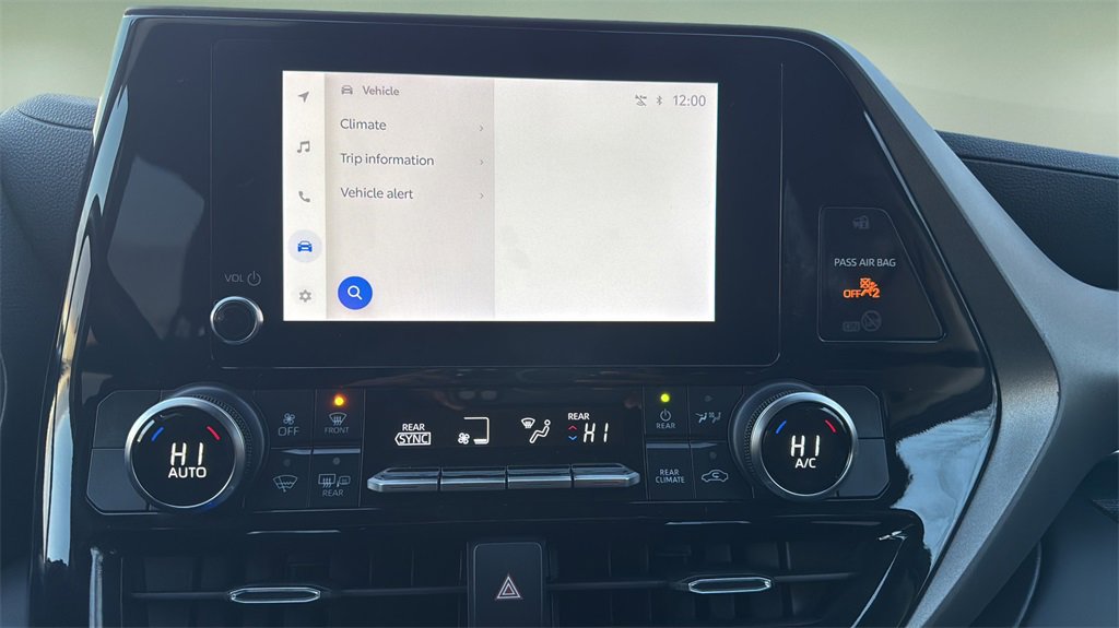 Used 2024 Toyota Highlander LE image 22