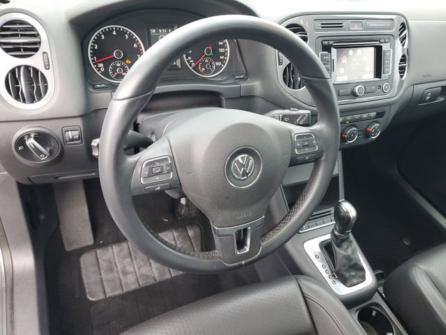 Used 2013 Volkswagen Tiguan SE image 17