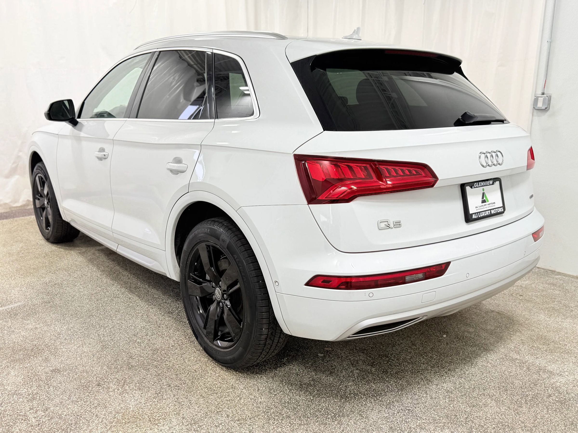 Used 2019 Audi Q5 Prestige AWD/4WD image 6
