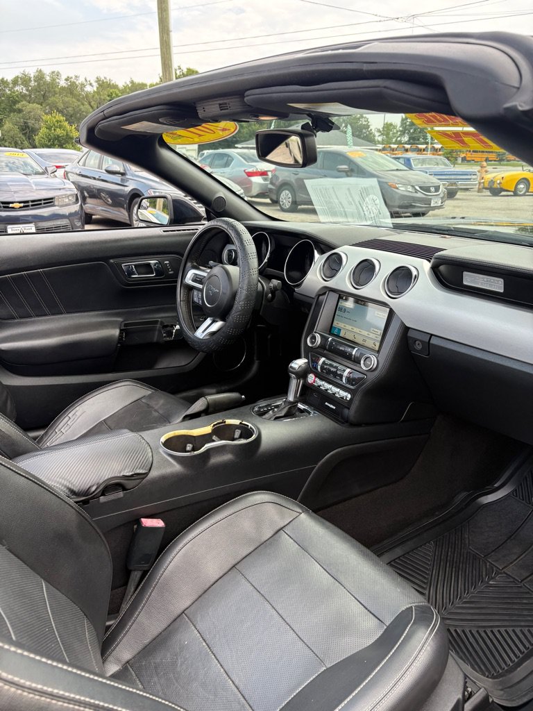 Used 2017 Ford Mustang Premium RWD image 14