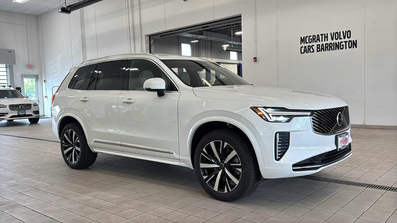 New 2026 Volvo XC90 B5 Core w/ Protection Package AWD/4WD image 3