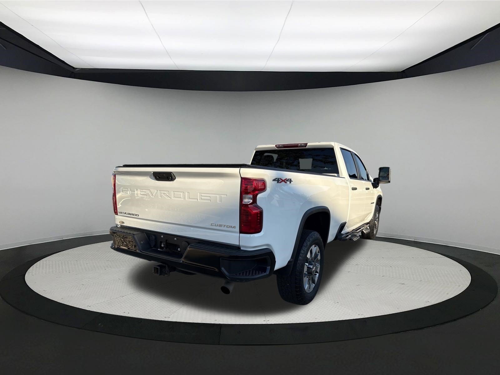 Used 2022 Chevrolet Silverado 2500 Custom w/ Custom Convenience Package AWD/4WD image 6