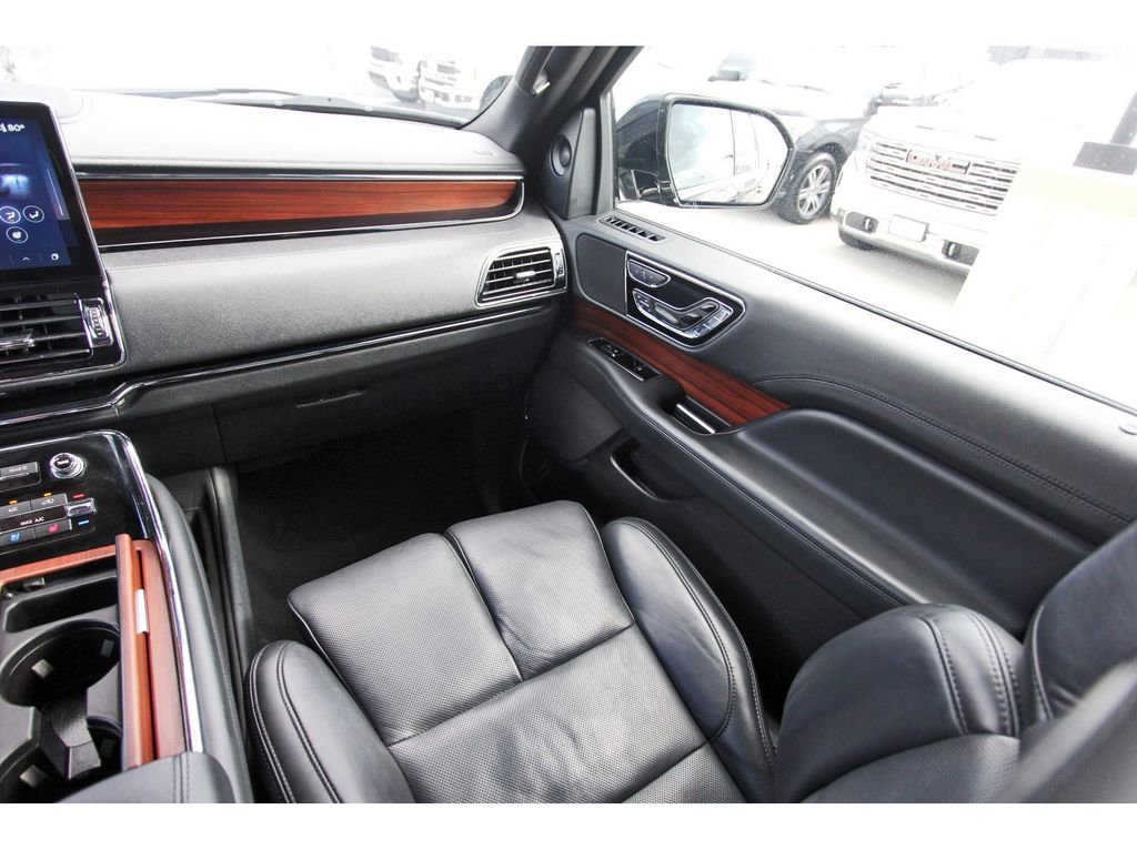 Used 2023 Lincoln Navigator L Reserve image 10