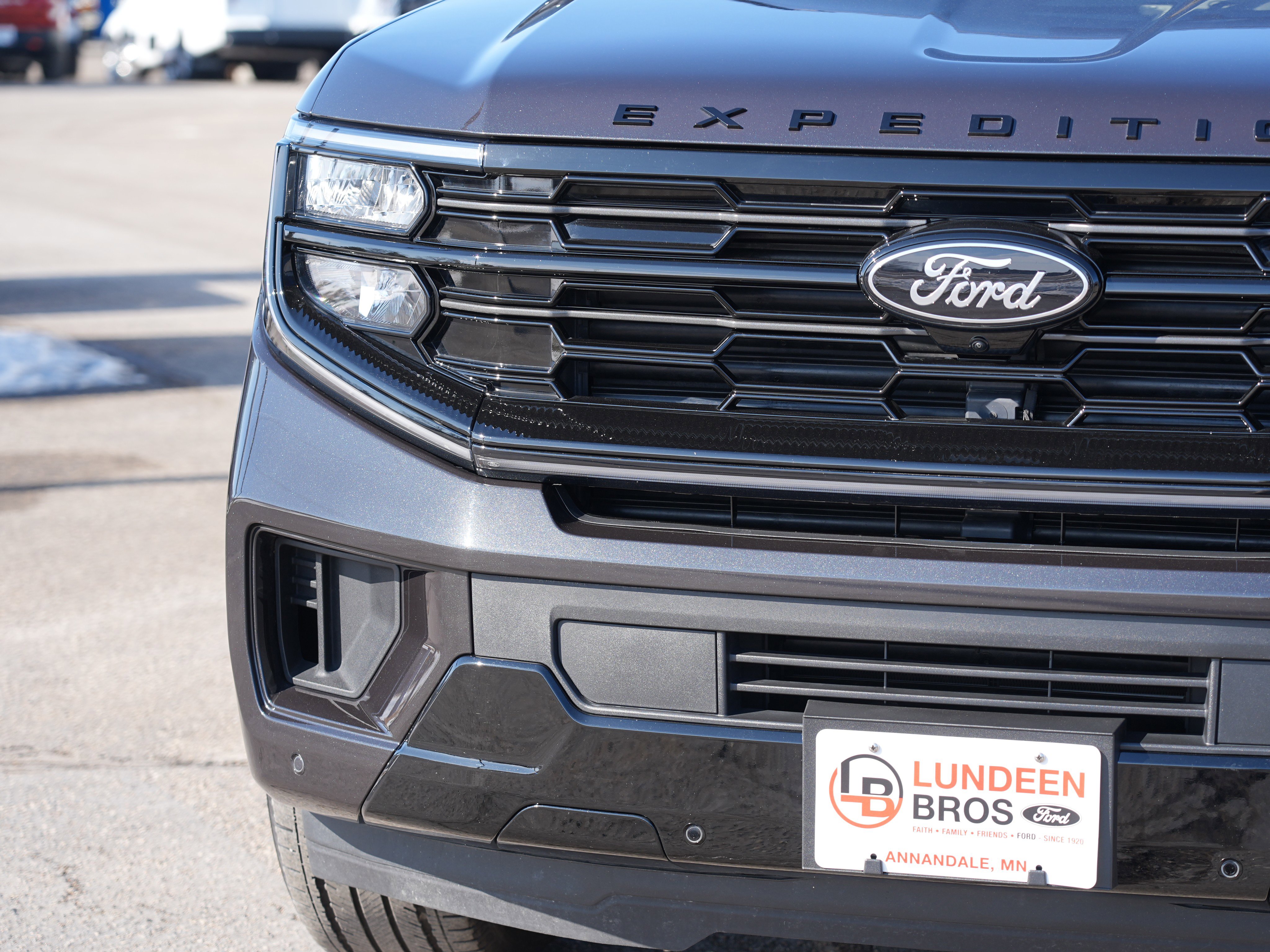 Used 2025 Ford Expedition Max Platinum w/ Stealth Appearance Package AWD/4WD image 11