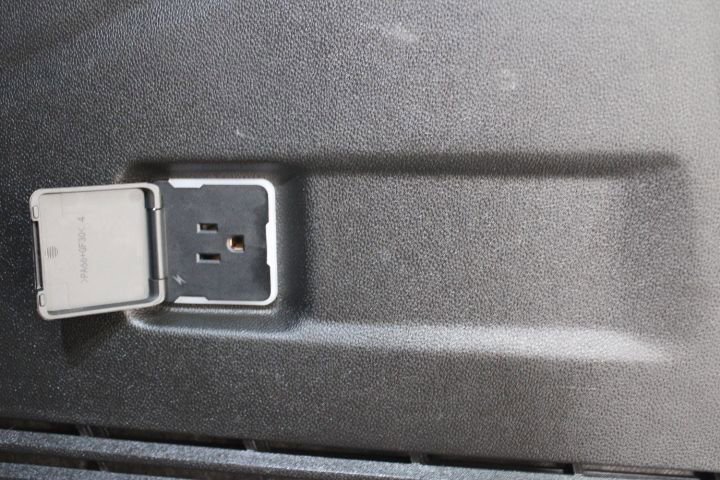 Certified 2025 Chevrolet Suburban Z71 image 16