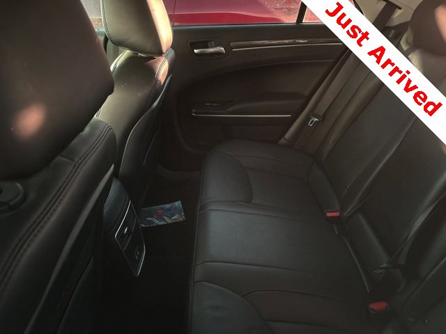Used 2022 Chrysler 300 Touring L image 12