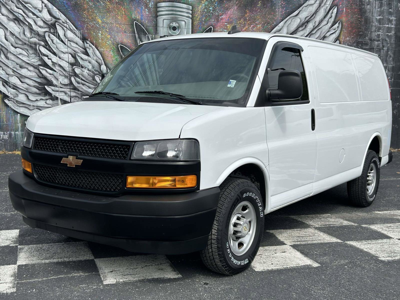 Used 2022 Chevrolet Express 2500 w/ Driver Convenience Package image 7