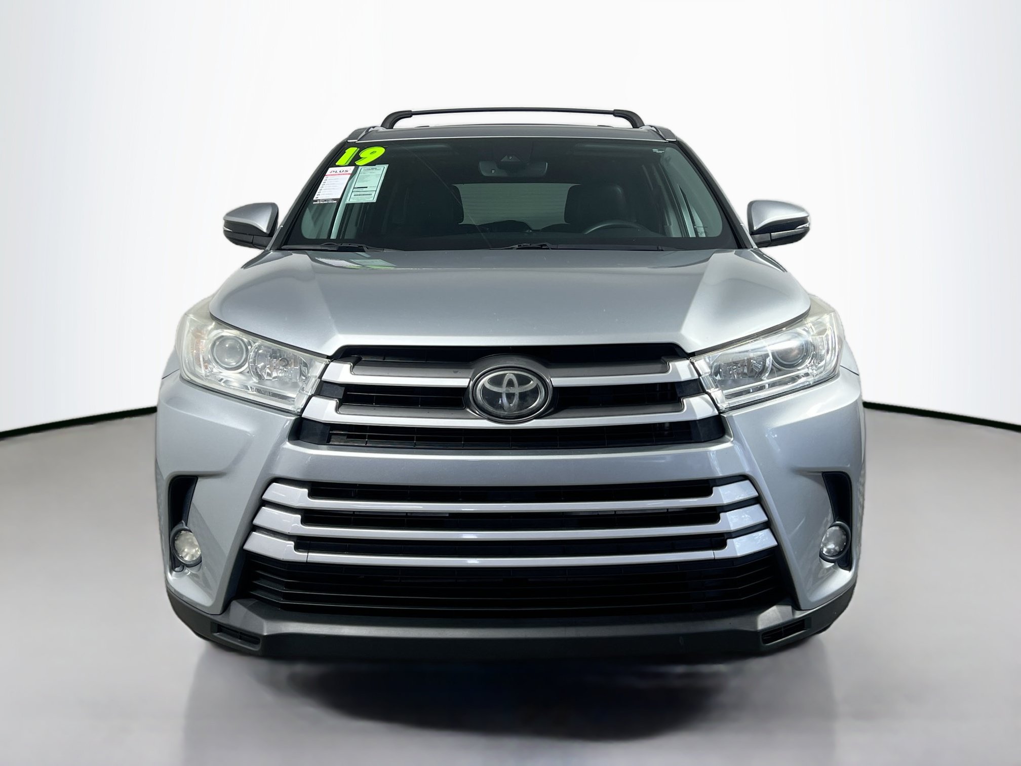 Used 2019 Toyota Highlander XLE FWD image 11