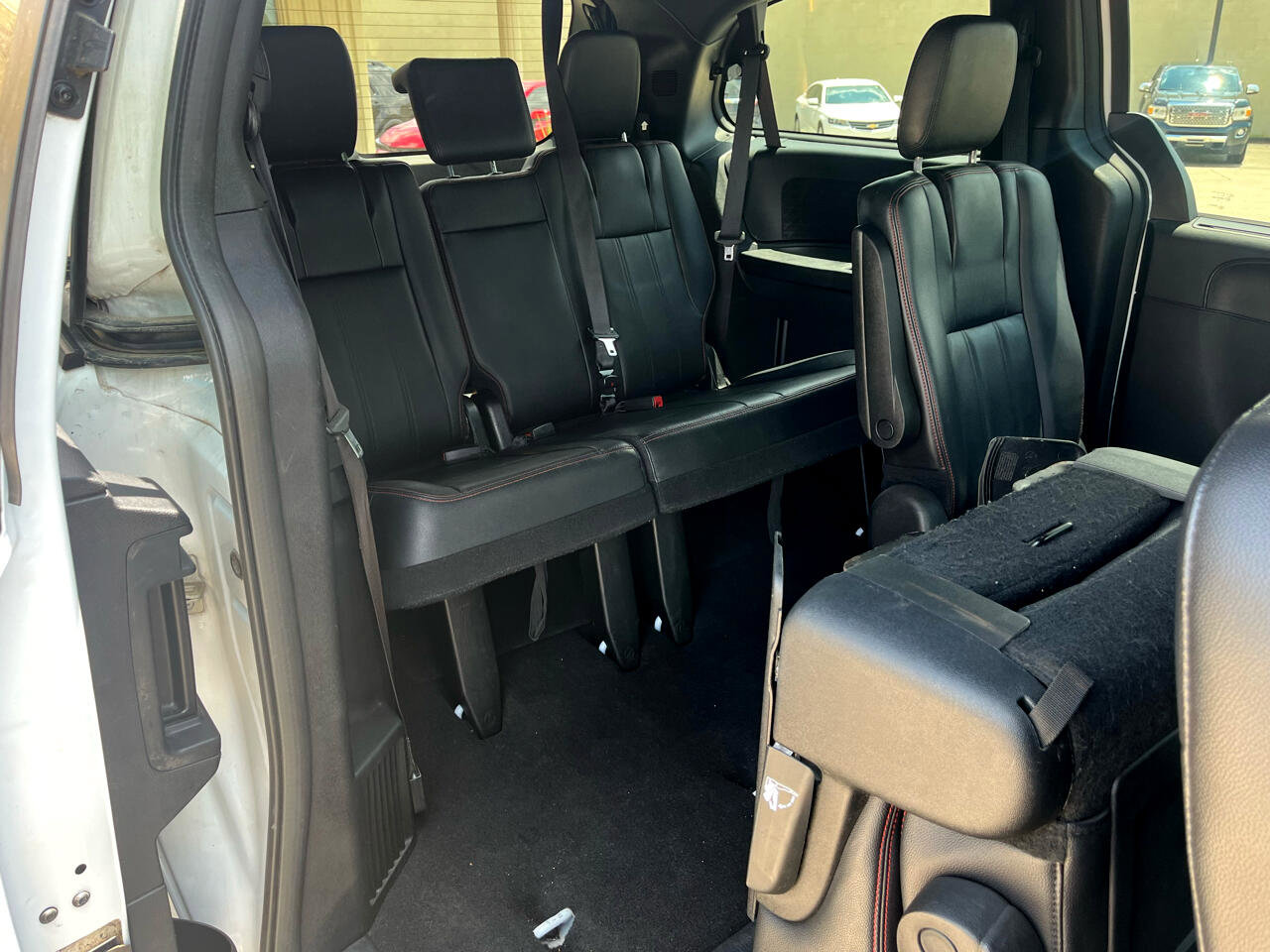 Used 2019 Dodge Grand Caravan GT image 12