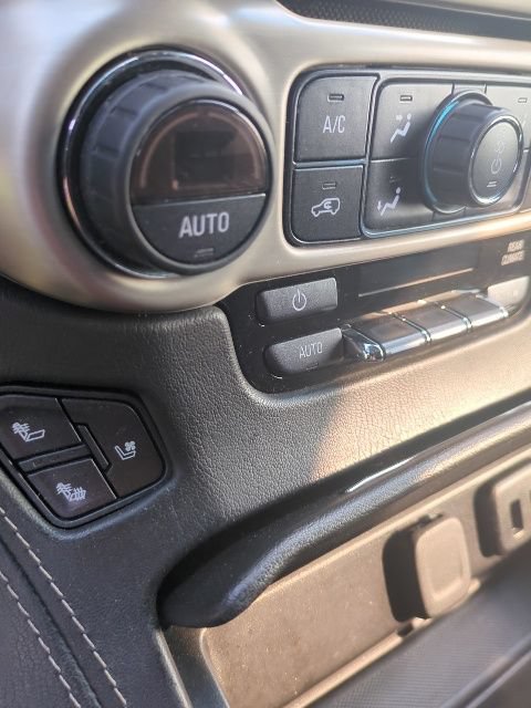 Used 2018 GMC Yukon XL Denali w/ Denali Ultimate Package AWD/4WD image 21