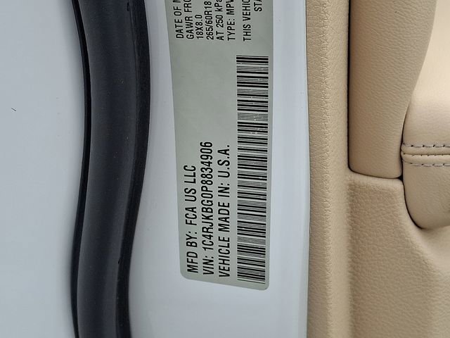 Used 2023 Jeep Grand Cherokee L Limited w/ Luxury Tech Group II AWD/4WD image 32