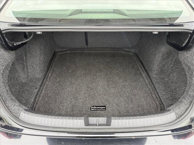 Used 2024 Volkswagen Jetta SE w/ Panoramic Sunroof Package image 7