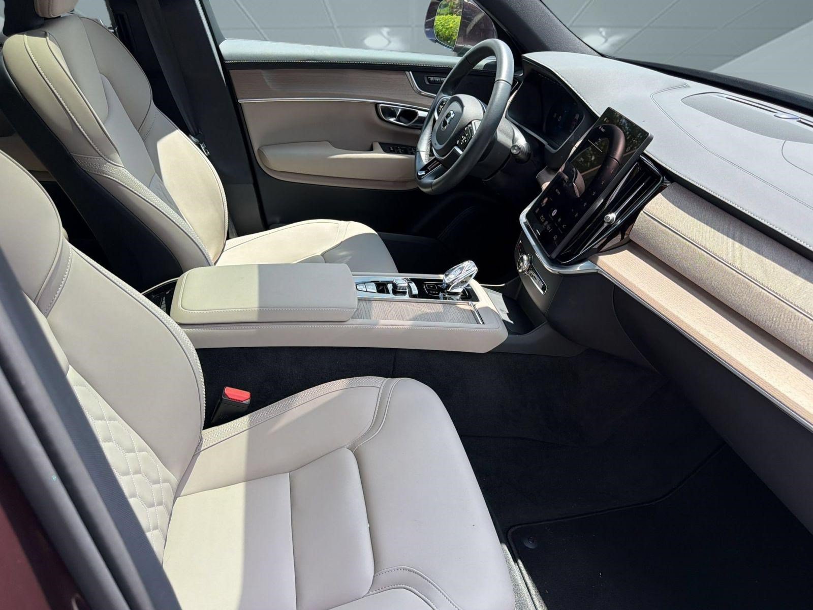 Certified 2025 Volvo XC90 B6 Core AWD/4WD image 25
