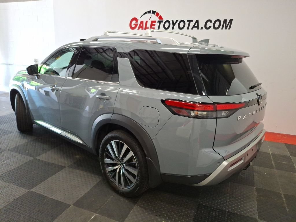 Used 2022 Nissan Pathfinder Platinum w/ Cargo Package AWD/4WD image 10