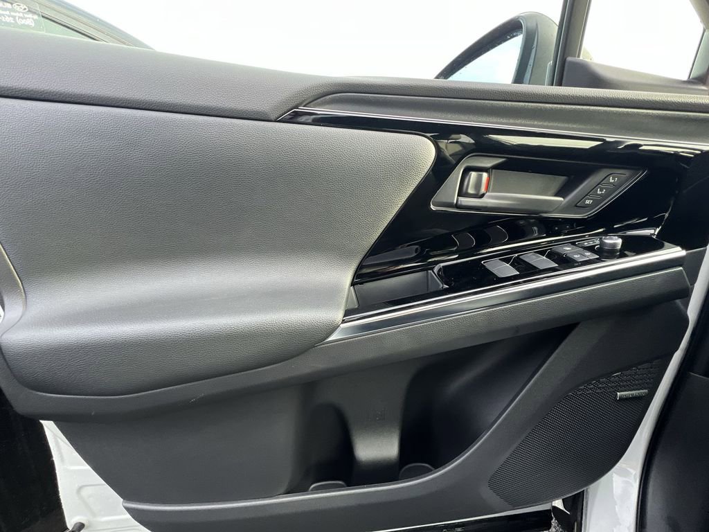 Used 2023 Subaru Solterra AWD image 21