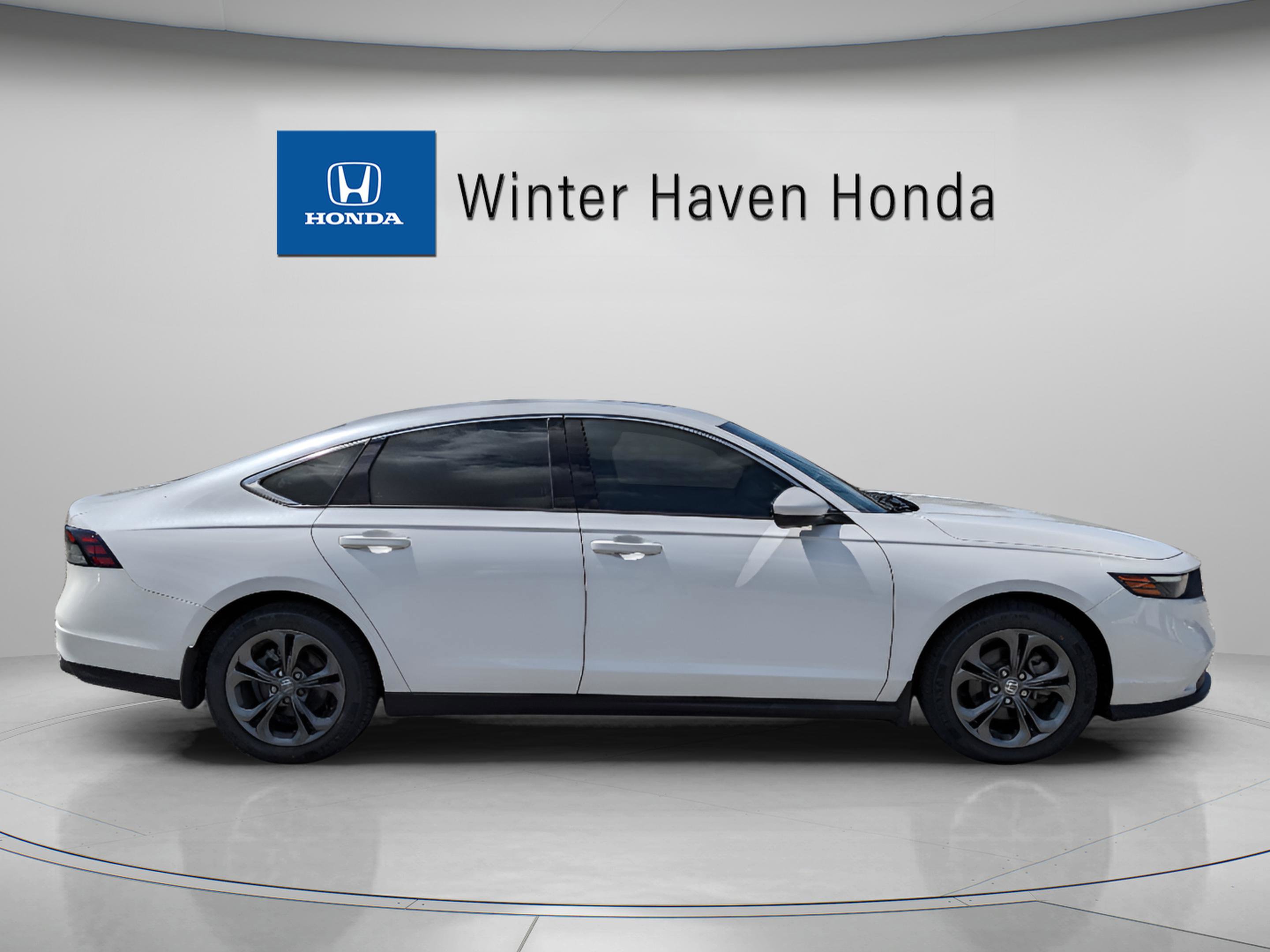 Used 2023 Honda Accord EX image 9