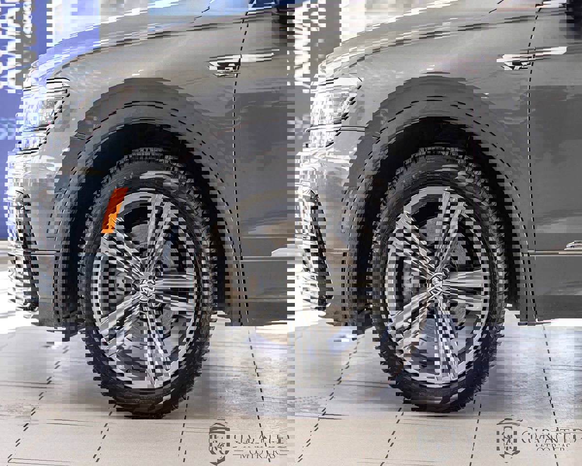 Used 2019 Volkswagen Tiguan SEL Premium image 7