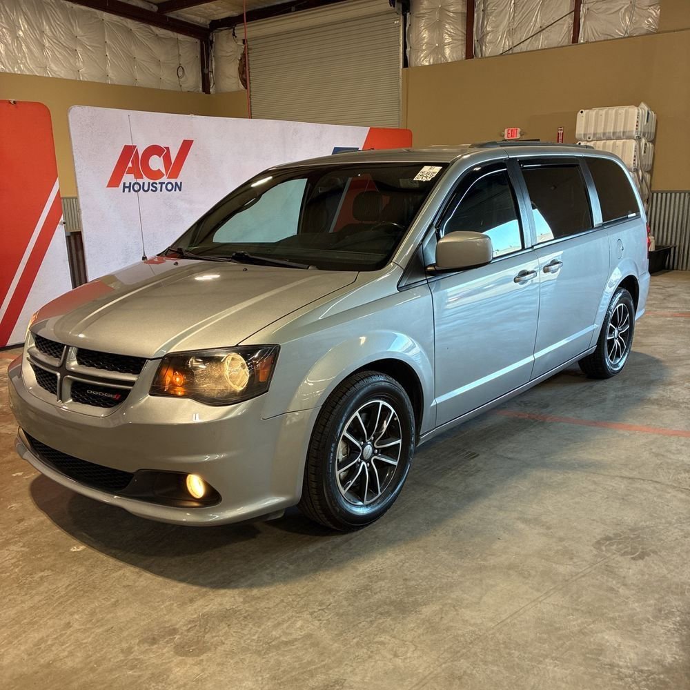 Used 2019 Dodge Grand Caravan GT image 2
