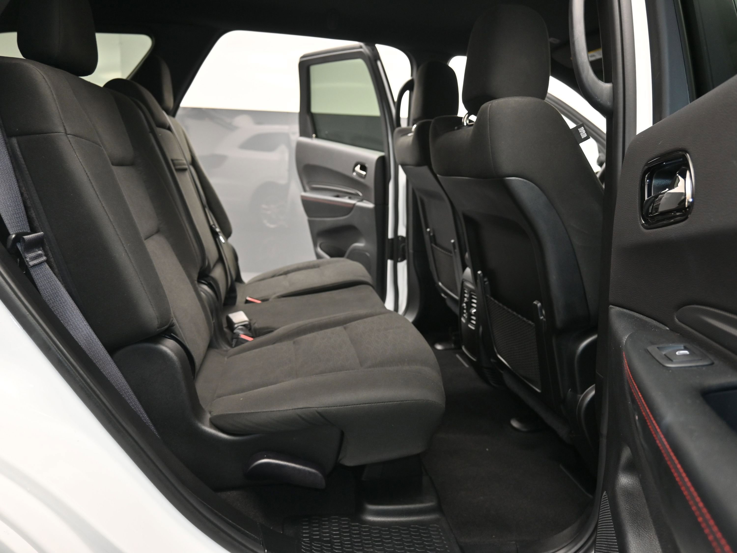 Used 2025 Dodge Durango GT image 27