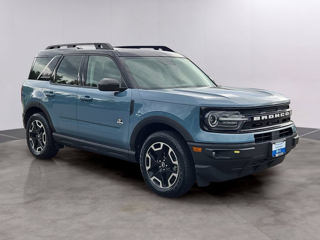 Used 2022 Ford Bronco Sport Outer Banks w/ Tech Package AWD/4WD image 3