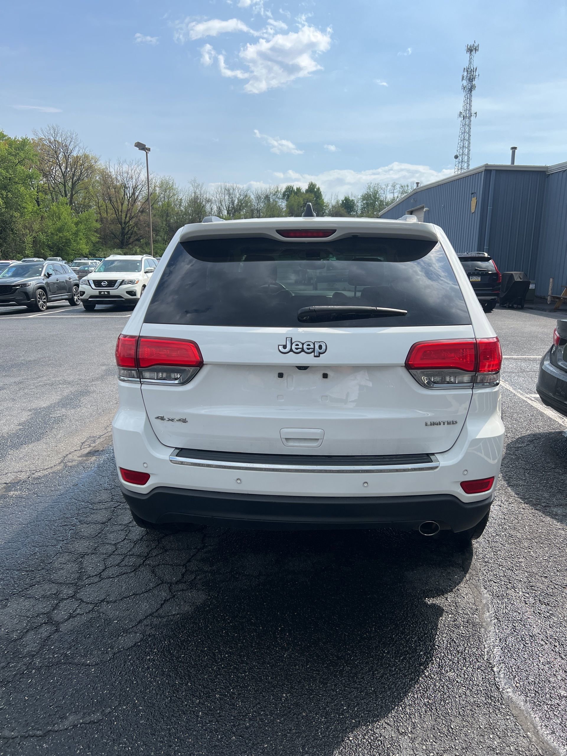 Used 2017 Jeep Grand Cherokee Limited AWD/4WD image 5