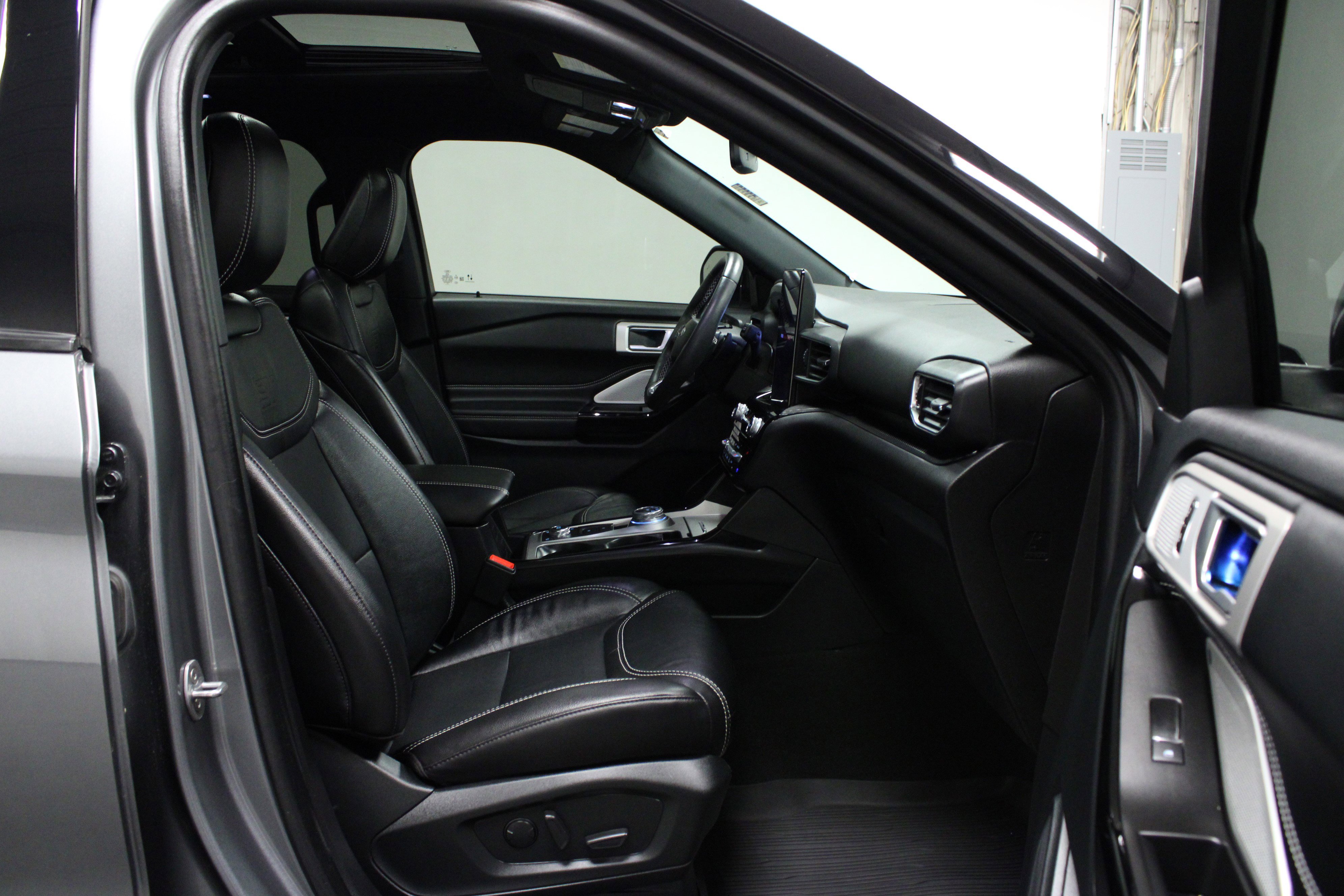 Used 2023 Ford Explorer ST w/ Equipment Group 401A image 17