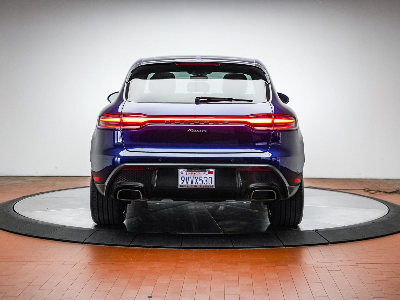 Certified 2026 Porsche Macan AWD/4WD image 5