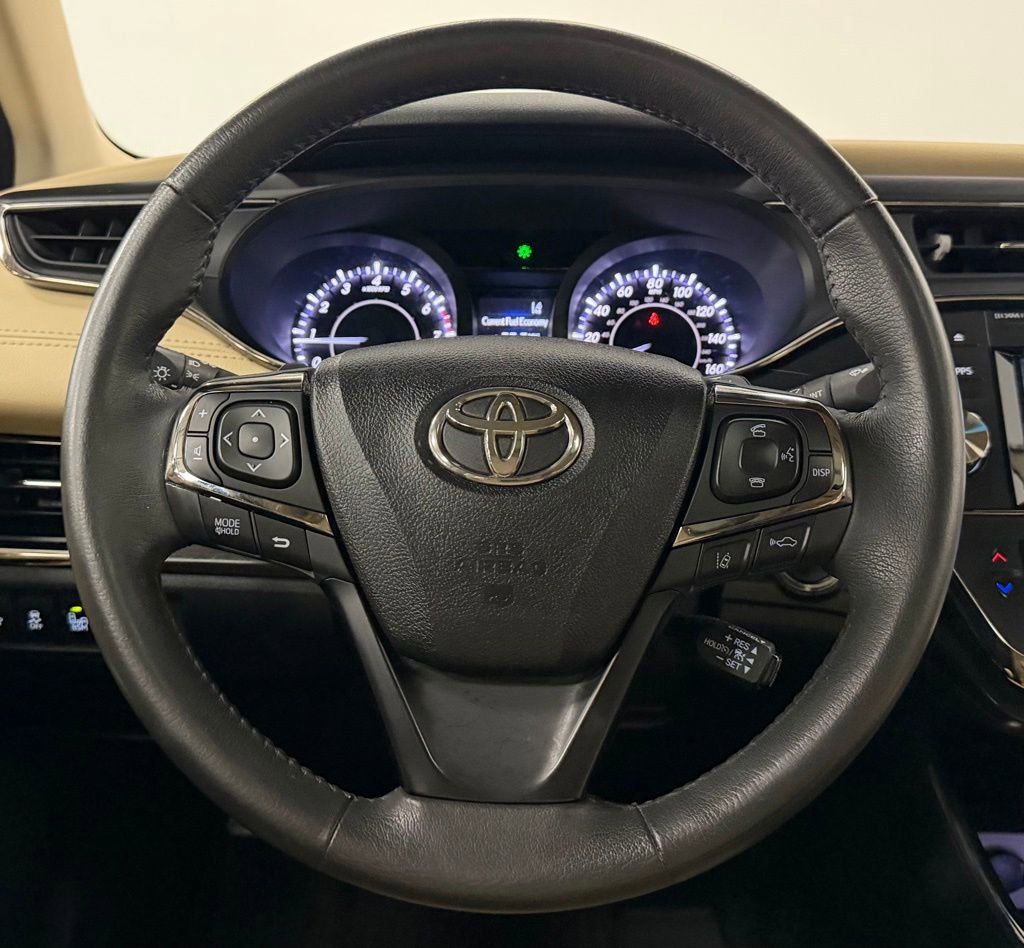 Used 2018 Toyota Avalon XLE Premium w/ All Weather Liner Package FWD image 16